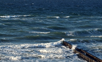 Ich schaue gerne stundenlang einfach nur auf die Wellen. Allerdings gibt das auch stundenlang fast gleiche Fotos. 