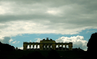 Gloriette im Schlossgarten Schönbrunn in Wien
