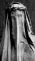 Verschleierte Statue auf dem Zentralfriedhof Wien